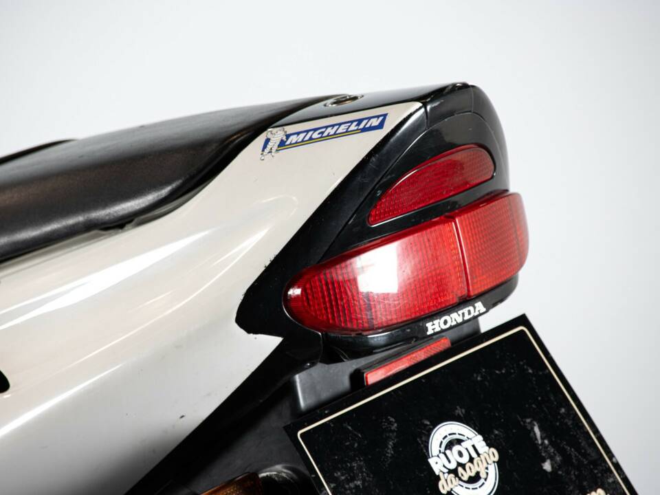 Imagen 18/44 de Honda CBR 900RR Fireblade (1999)