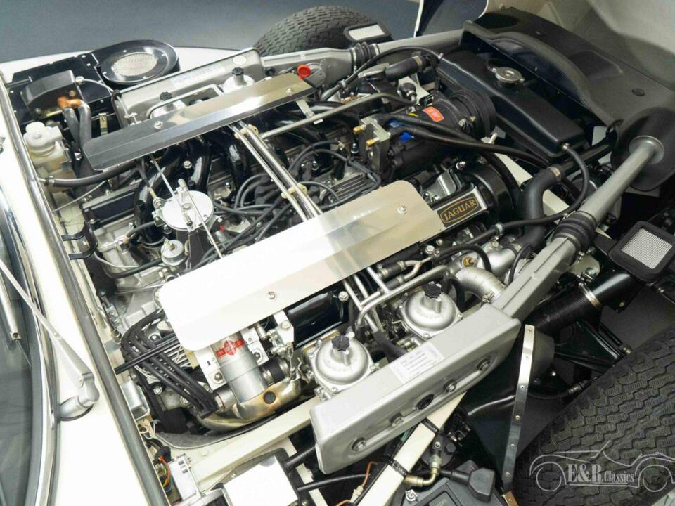 Afbeelding 19/19 van Jaguar E-Type V12 (1974)