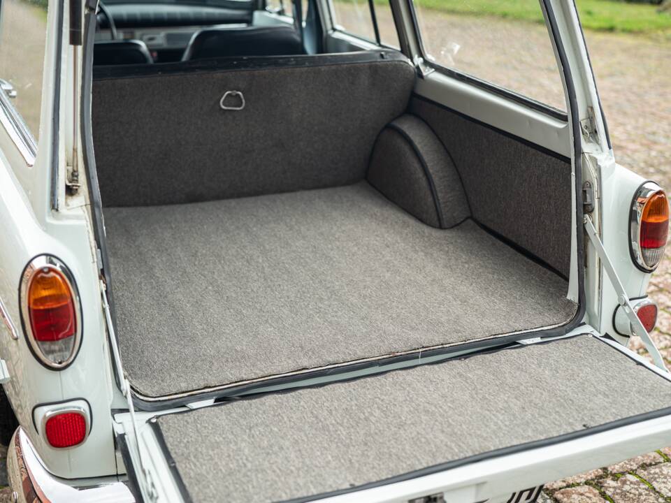 Bild 22/44 von Volvo P 221 (1968)
