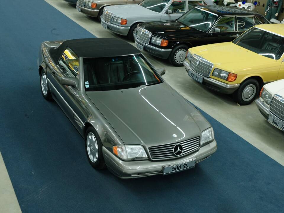 Image 5/50 of Mercedes-Benz SL 500 (1994)