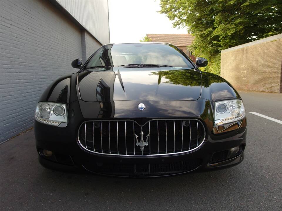 Bild 7/98 von Maserati Quattroporte S 4.7 (2010)