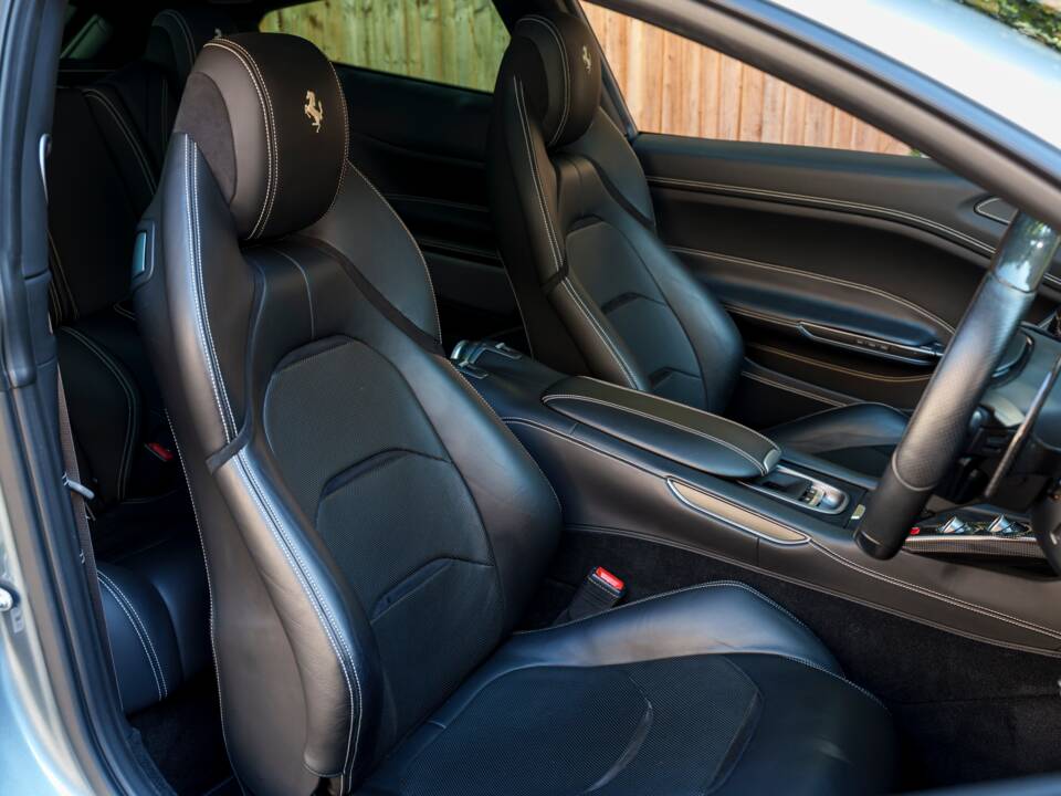 Bild 32/36 von Ferrari GTC4Lusso T (2020)