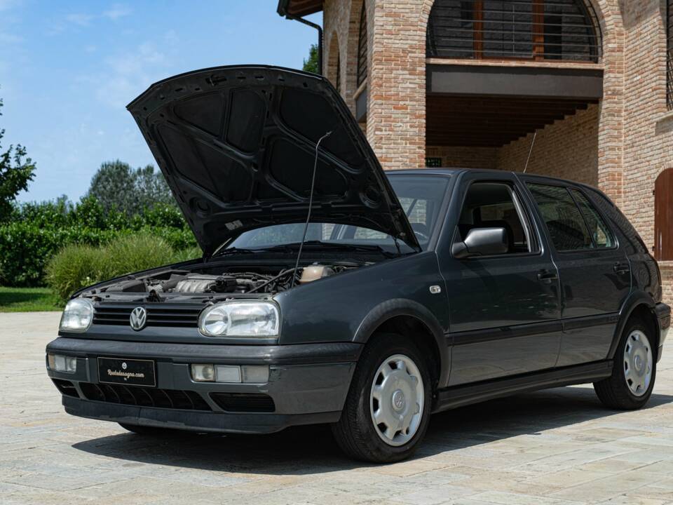 Immagine 39/45 di Volkswagen Golf IV 1.6 (1997)