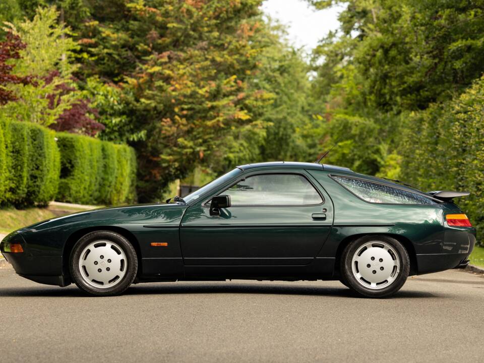 Bild 8/69 von Porsche 928 S4 (1989)