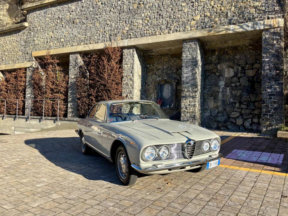 Bild 7/34 von Alfa Romeo 2600 Sprint (1963)
