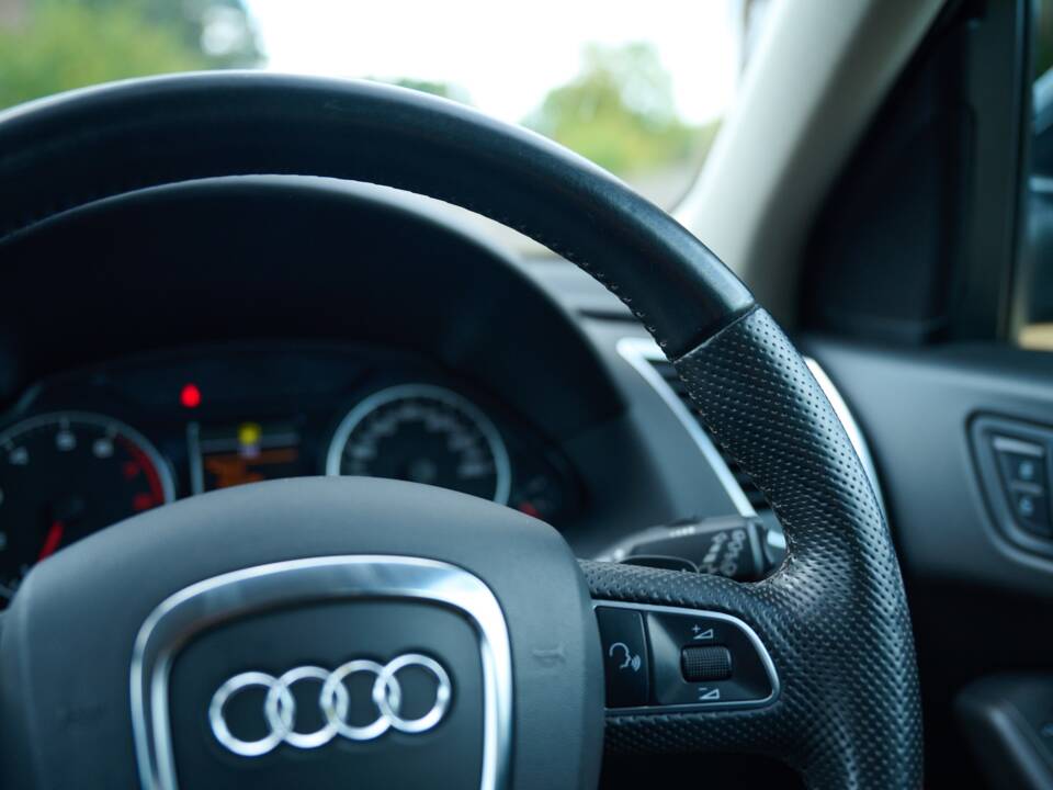 Bild 35/50 von Audi Q5 3.2 FSI (2013)