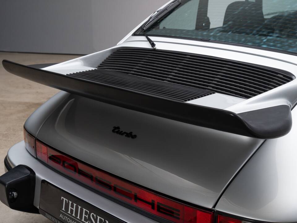 Image 22/29 of Porsche 911 Turbo 3.0 (1976)