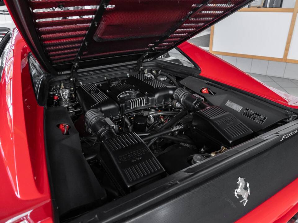 Afbeelding 22/24 van Ferrari F 355 Berlinetta (1994)
