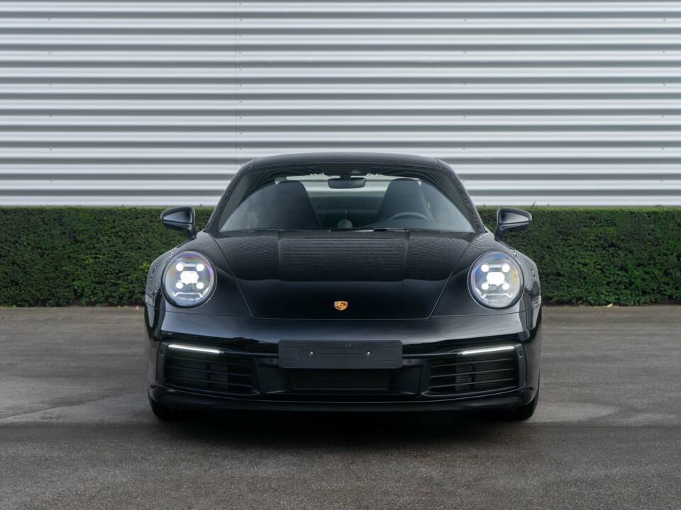 Image 2/30 of Porsche 911 Carrera (2022)
