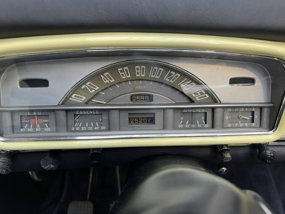 Bild 22/31 von Peugeot 403 Cabriolet (1957)