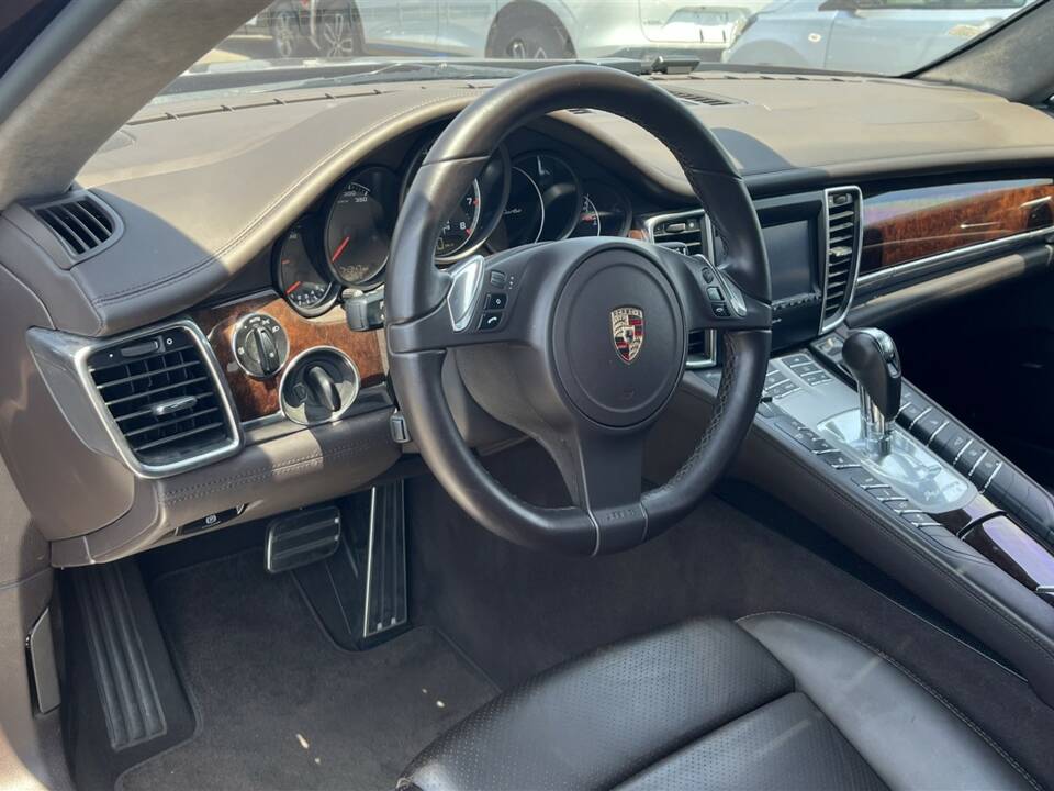 Image 25/91 of Porsche Panamera Turbo (2009)