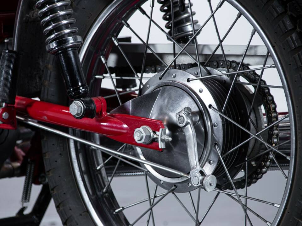 Immagine 11/50 di Moto Guzzi DUMMY (1971)