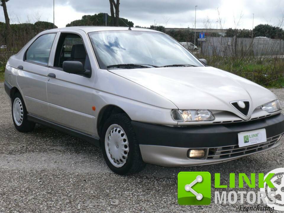 Image 3/10 de Alfa Romeo 146 - 1.6 T Spark (1997)