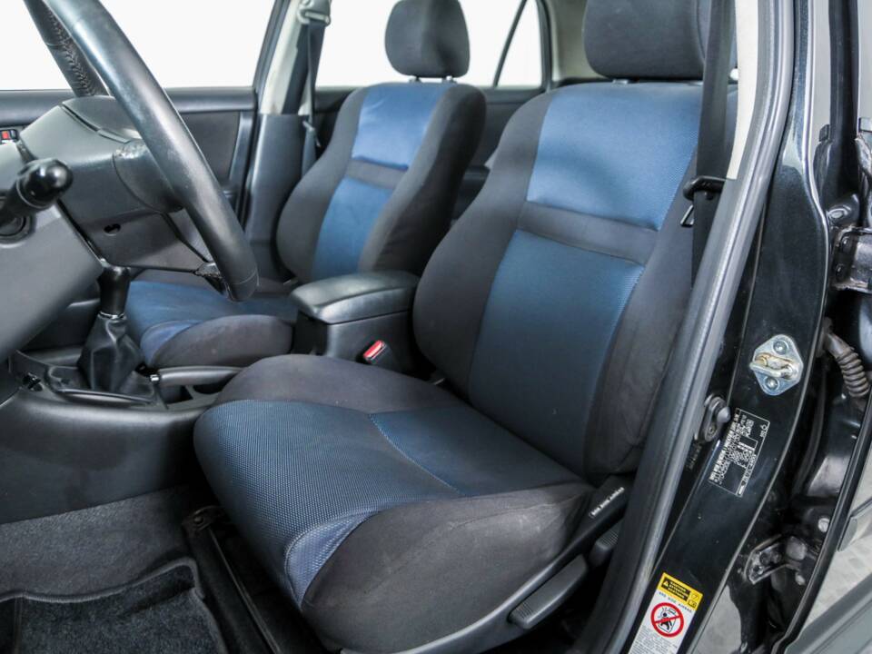 Bild 17/30 von Toyota Corolla 1.6 VVT-i (2005)