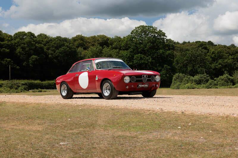 Image 30/50 de Alfa Romeo 1750 GT Veloce (1971)