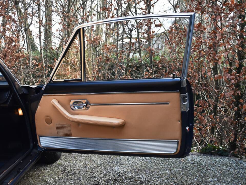 Bild 27/43 von Ferrari 365 GT 2+2 (1970)