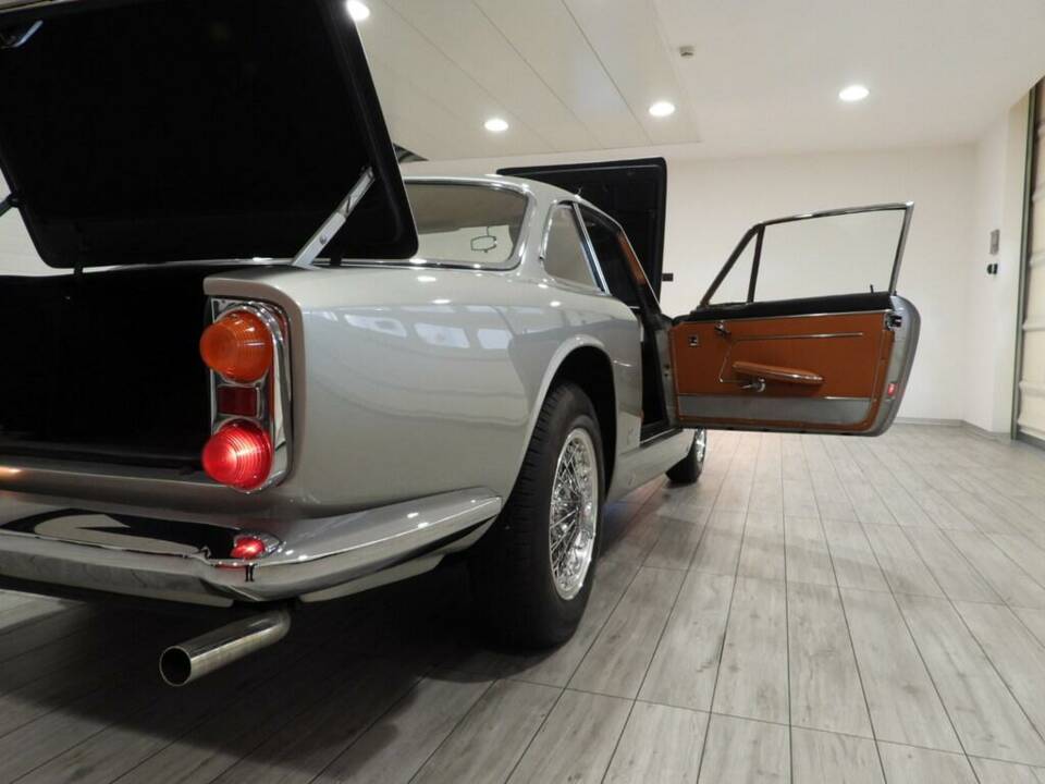 Image 12/14 of Maserati 3500 GTI Sebring (1963)