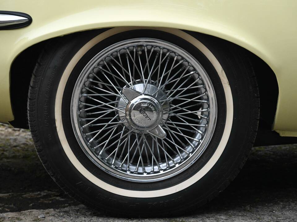 Bild 26/50 von Jaguar E-Type V12 (1973)
