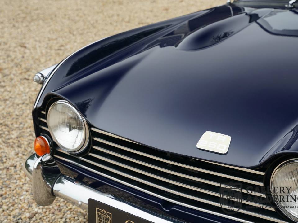 Image 25/50 of Triumph TR 250 (1968)