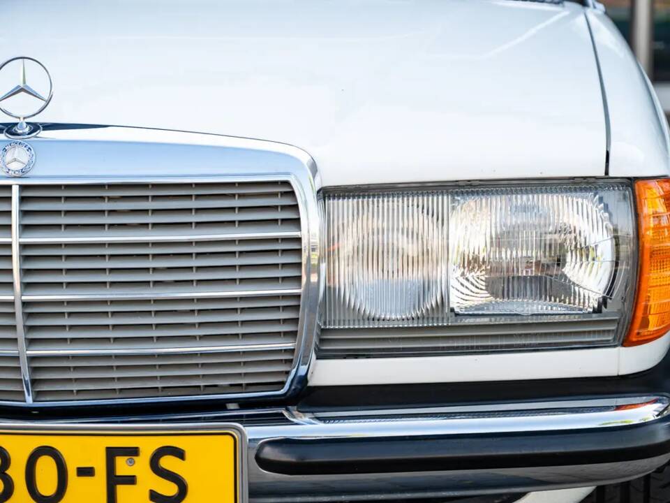 Image 49/62 of Mercedes-Benz 280 CE (1982)