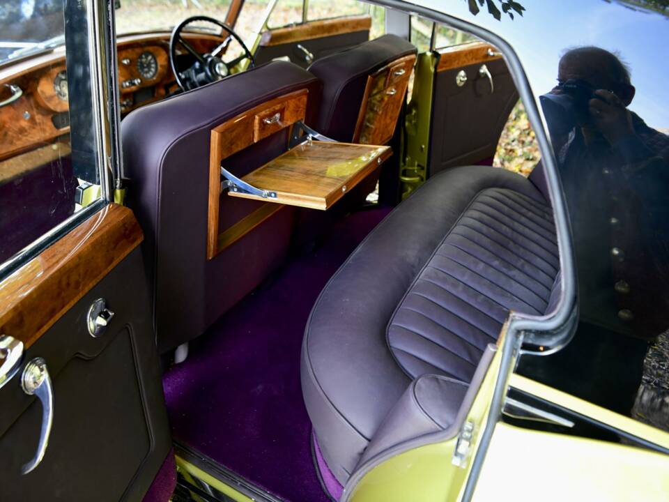 Image 25/38 of Rolls-Royce Silver Cloud I (1959)