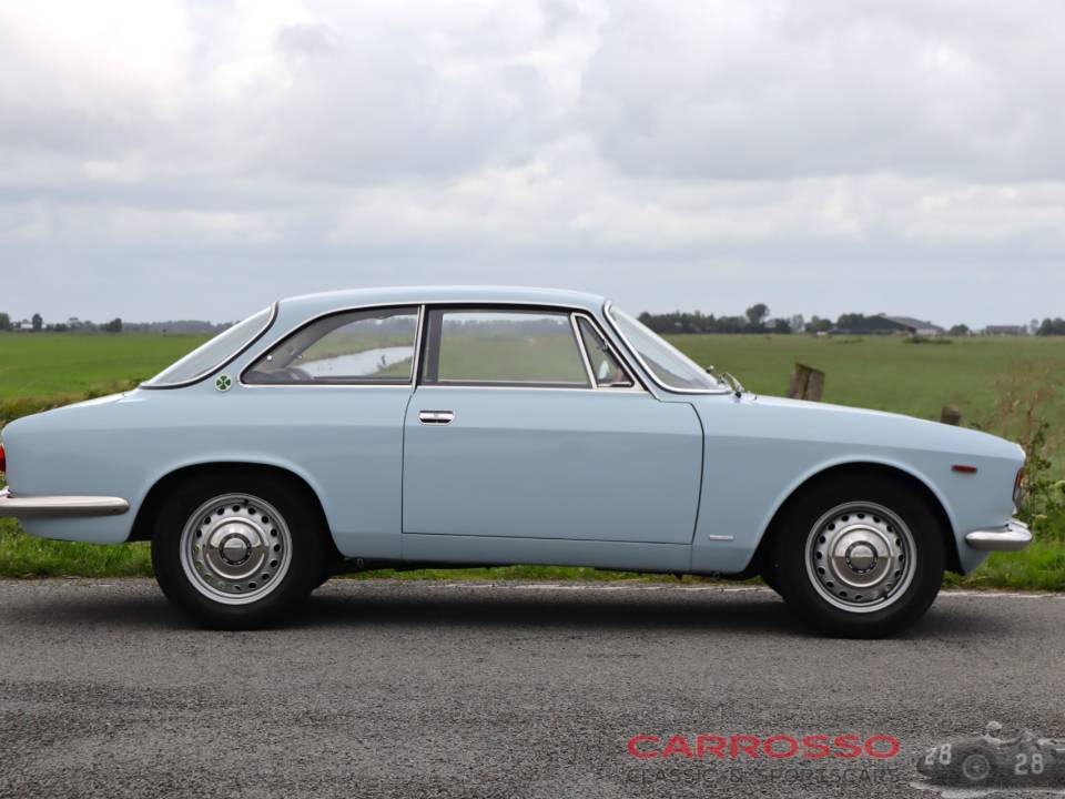 Afbeelding 13/50 van Alfa Romeo Giulia 1600 Sprint GT Veloce (1967)