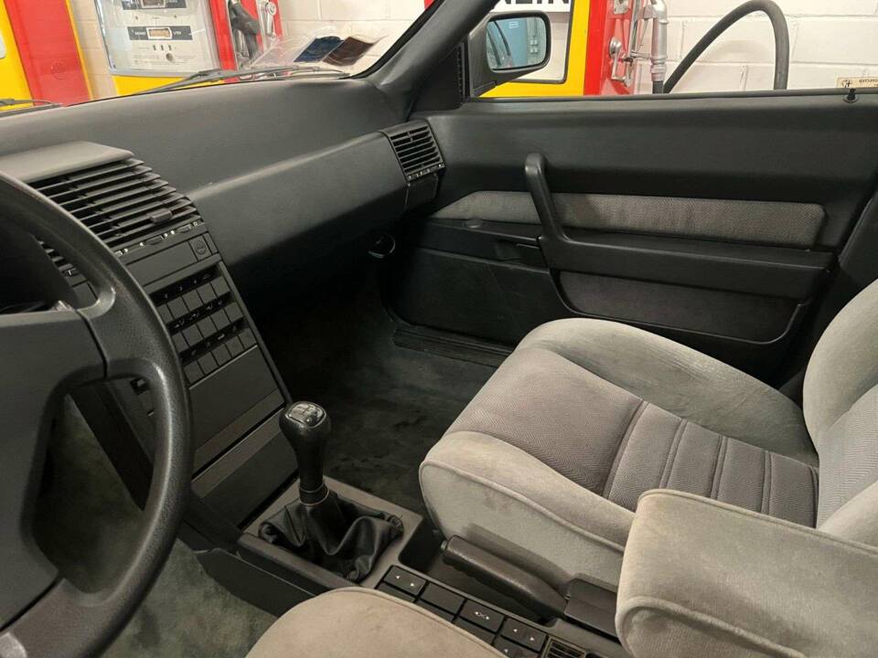 Bild 12/18 von Alfa Romeo 164 2.0 (1990)