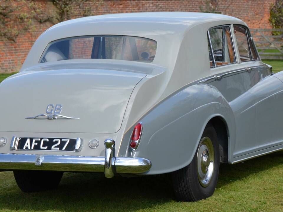 Image 8/50 of Rolls-Royce Silver Cloud II (1961)