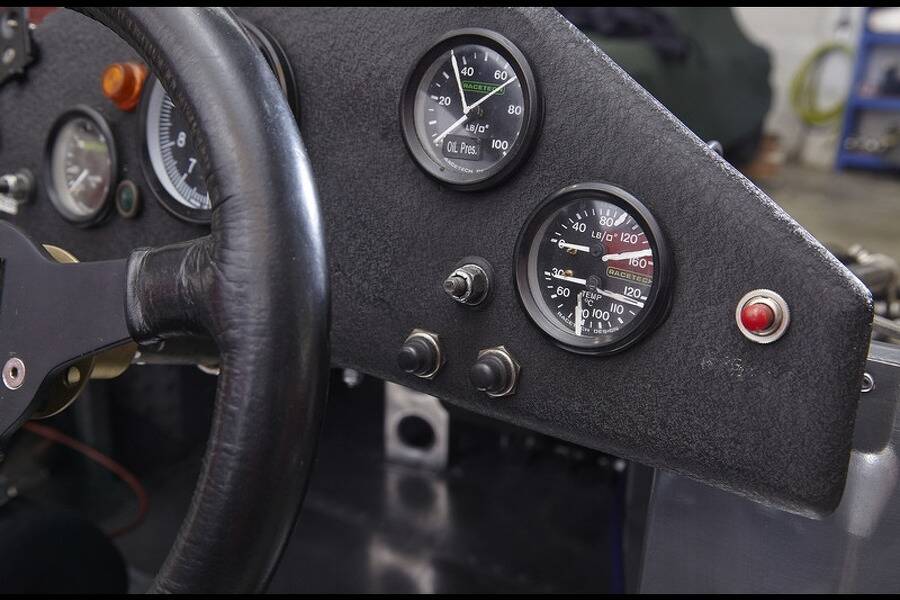 Image 20/39 of Lola T280 (1972)