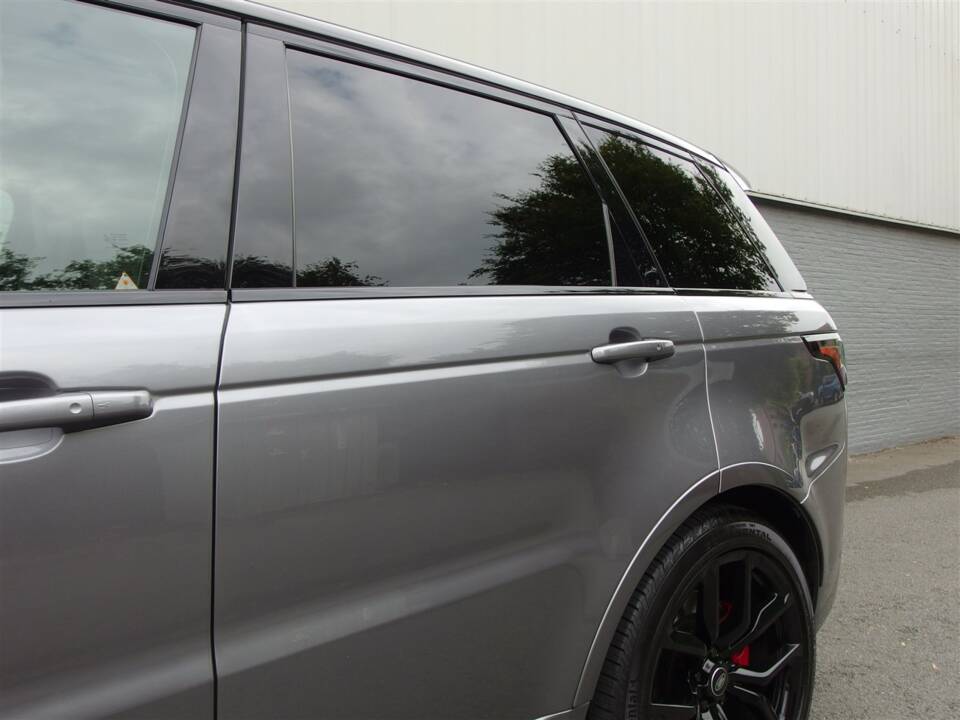 Image 31/93 of Land Rover Range Rover Sport SVR (2021)