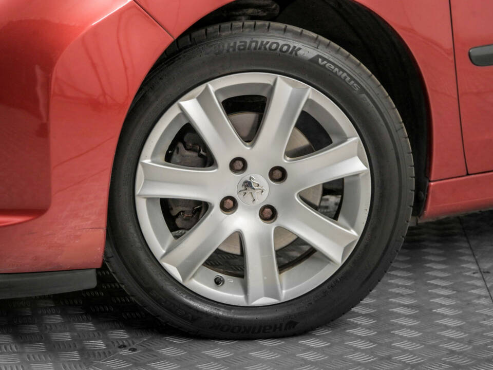 Imagen 4/50 de Peugeot 207 CC 1.6 VTi (2008)