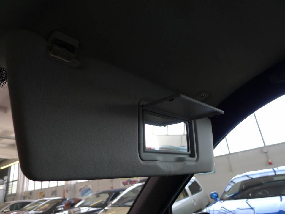 Image 17/33 of Mercedes-Benz E 230 (1995)