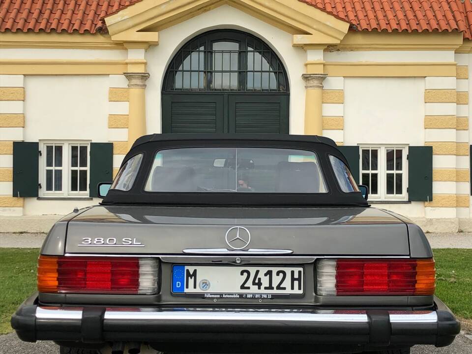 Image 70/96 of Mercedes-Benz 380 SL (1983)