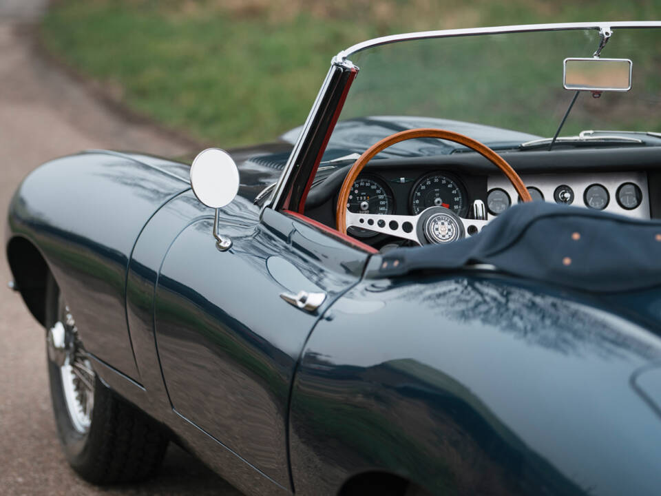 Image 9/21 of Jaguar E-Type 3.8 Flat Floor (1961)
