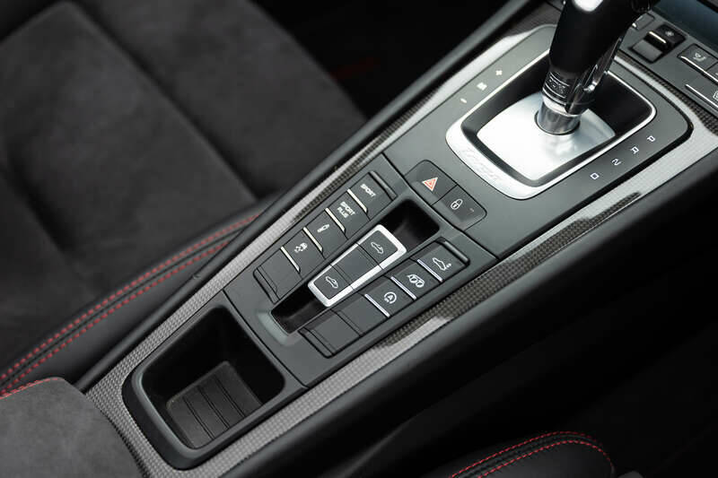 Immagine 45/50 di Porsche 911 Targa 4 GTS (2015)