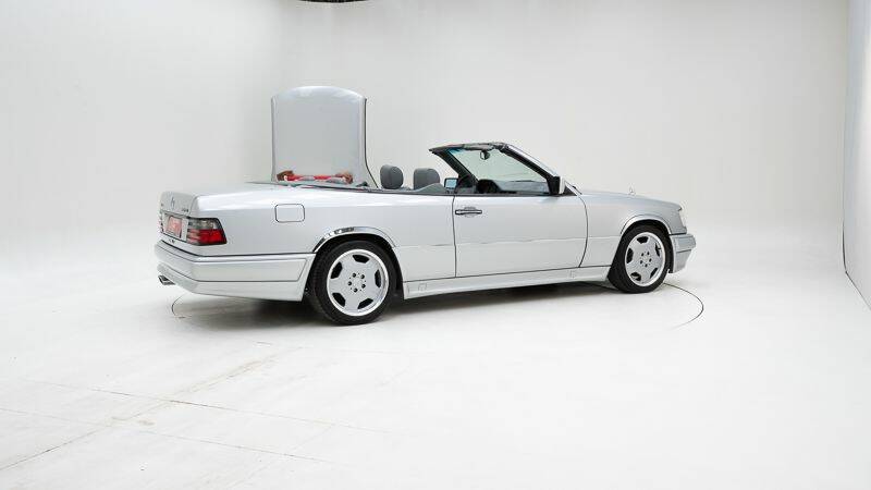 Bild 2/15 von Mercedes-Benz E 36 AMG (1995)