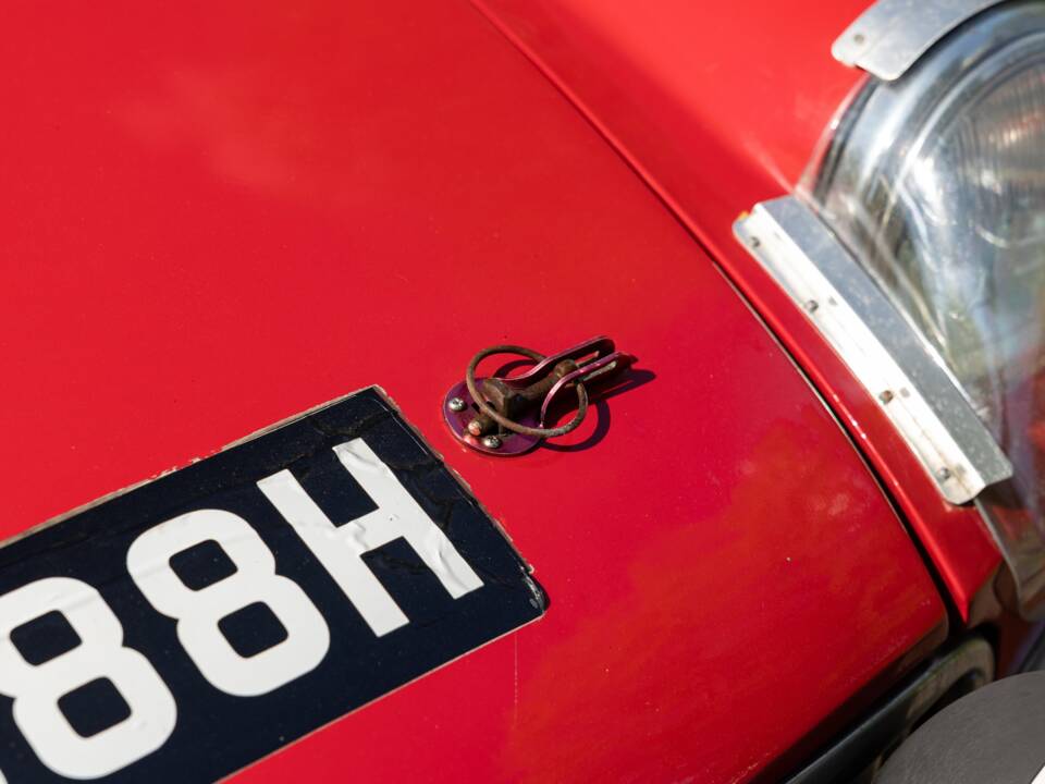 Image 21/50 of MG MGB GT (1970)
