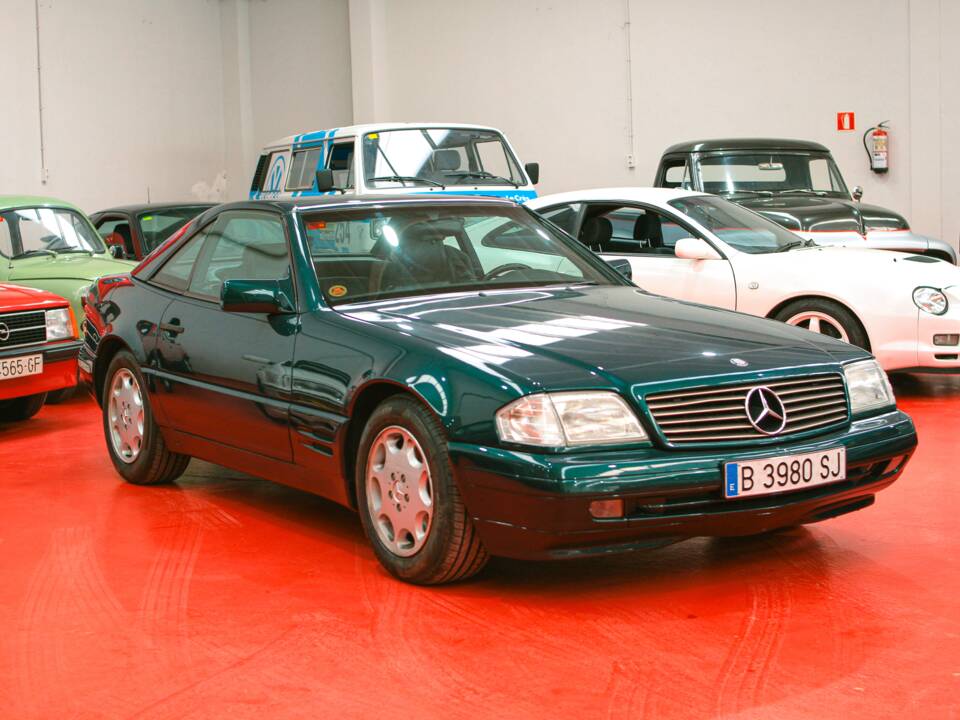 Image 26/50 of Mercedes-Benz SL 320 (1995)