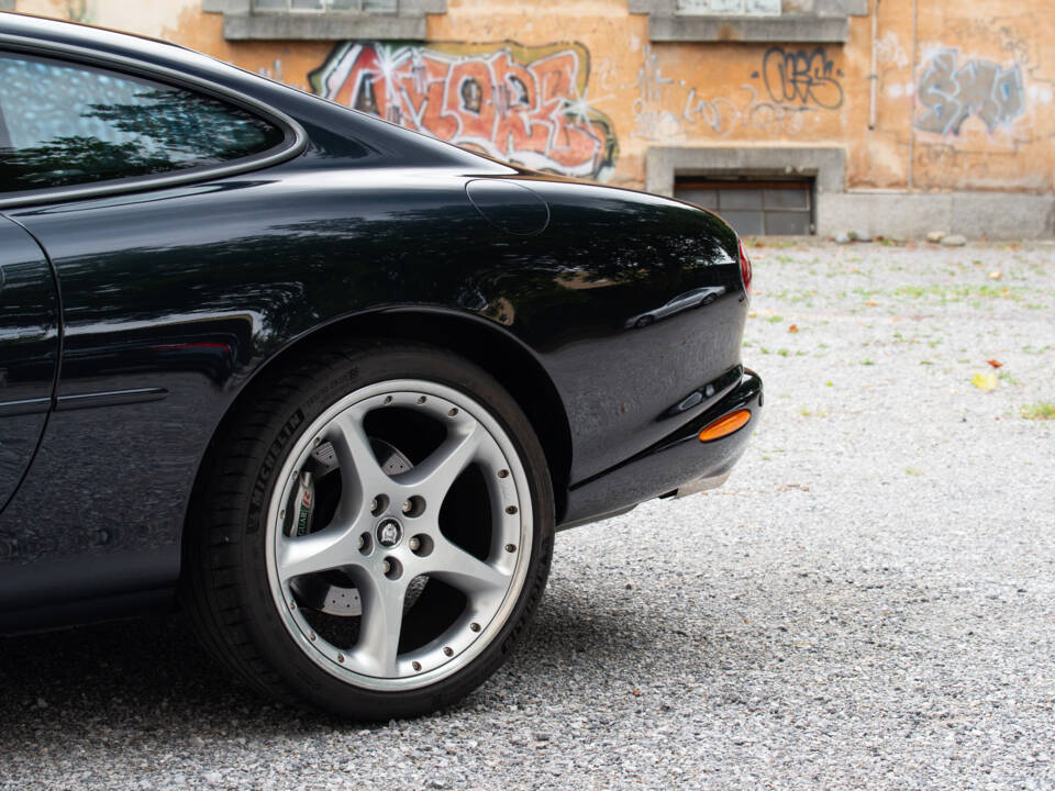 Immagine 18/42 di Jaguar XKR (2003)