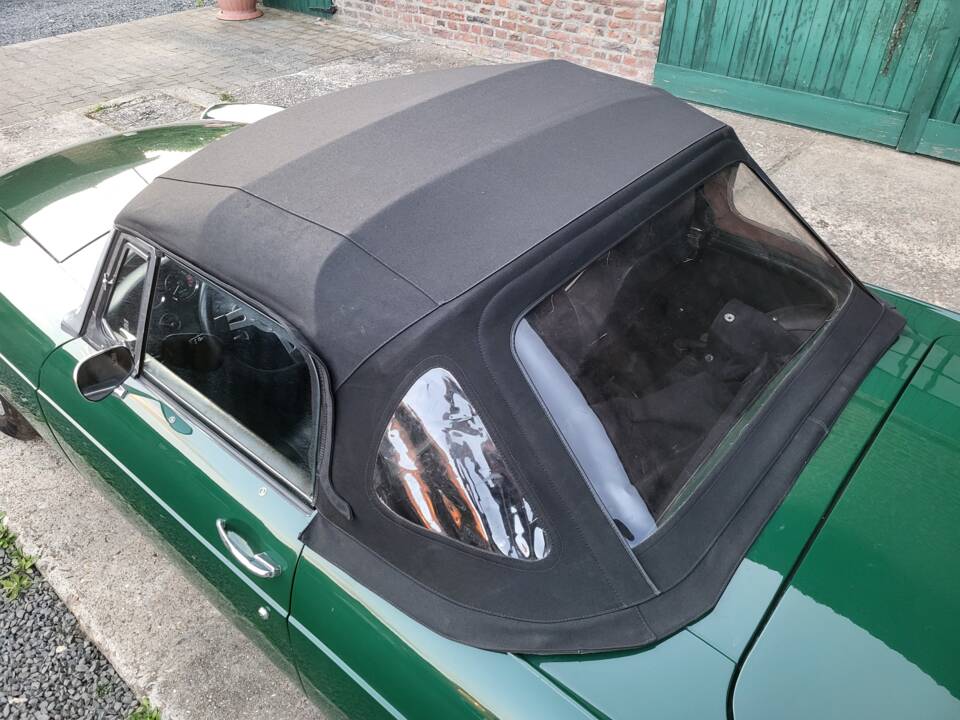 Image 25/58 of MG MGB (1971)