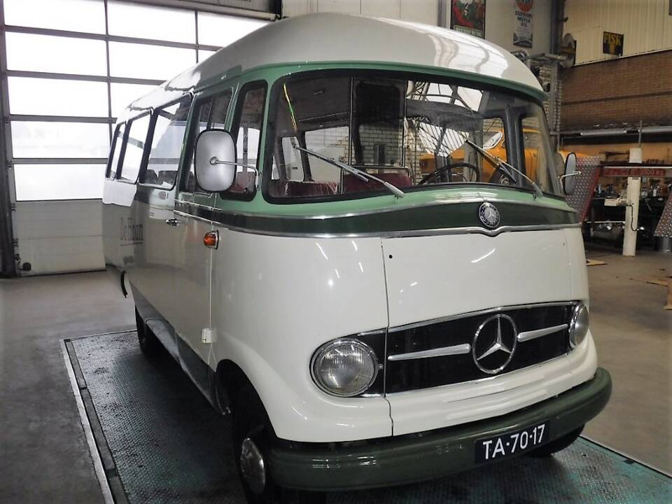 Bild 28/33 von Mercedes-Benz O 319 D (1961)