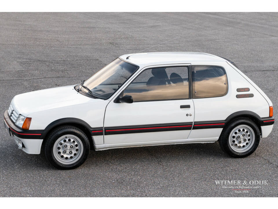 Image 1/23 de Peugeot 205 GTi 1.6 (1987)