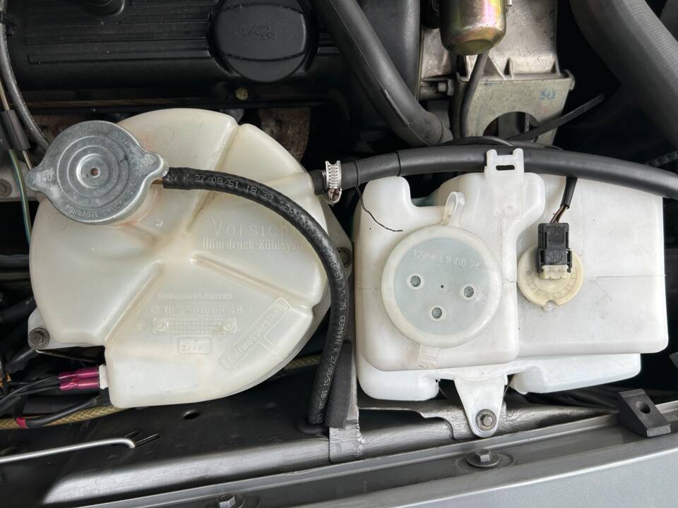 Image 32/36 of Mercedes-Benz 560 SL (1989)