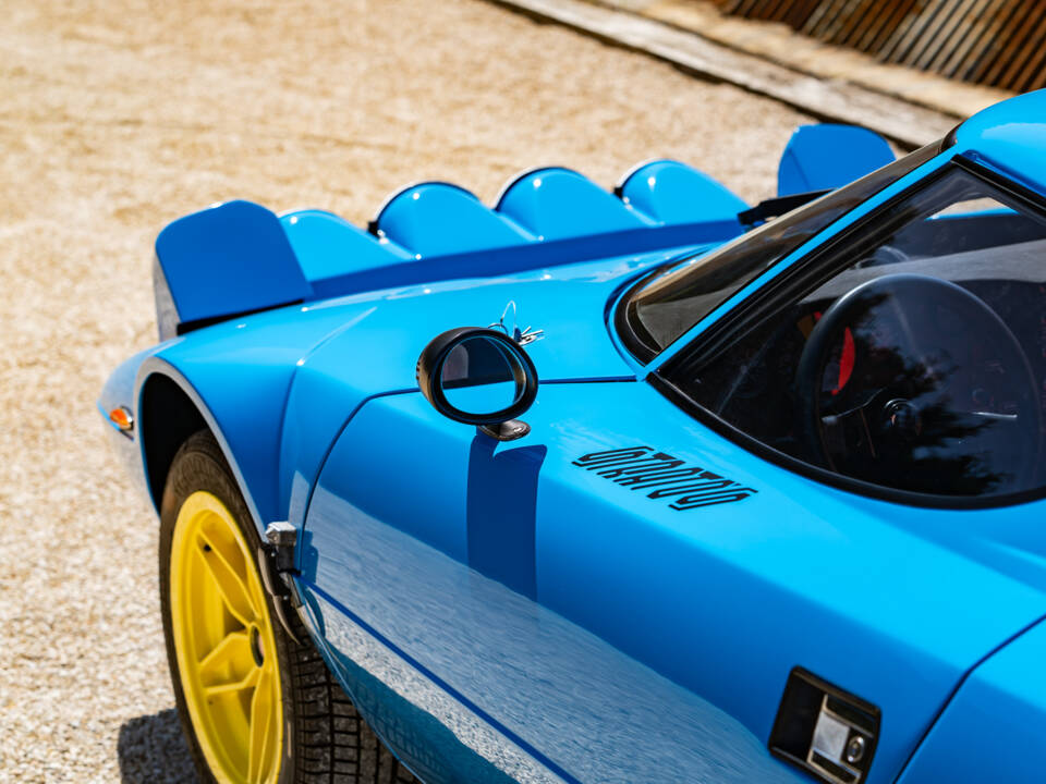 Image 17/46 of Lancia Stratos HF Stradale (1975)