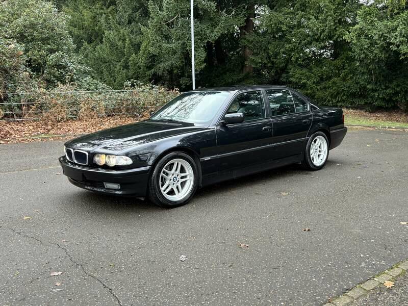 Image 44/50 de BMW 735i (2001)