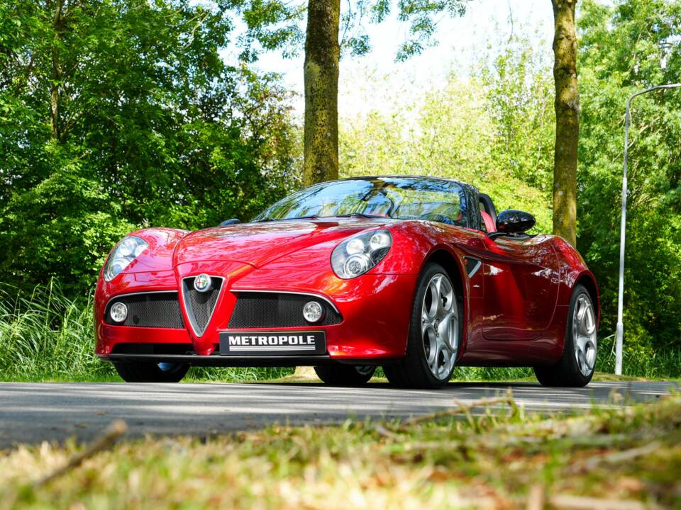 Image 13/50 of Alfa Romeo 8C Spider (2010)