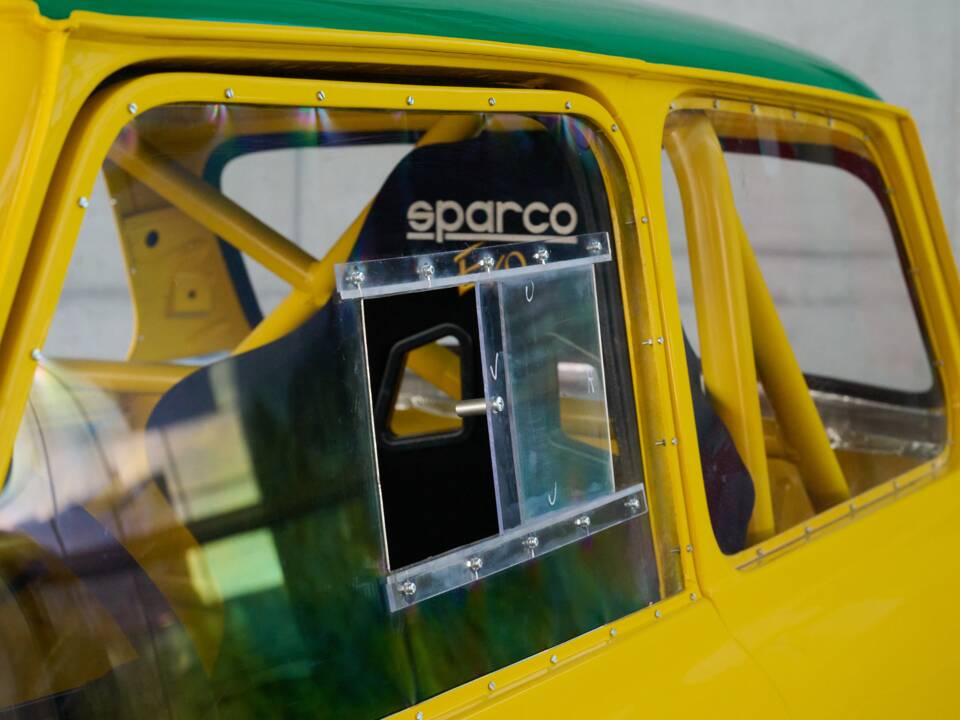 Bild 8/50 von Rover Mini 1.3i (1993)