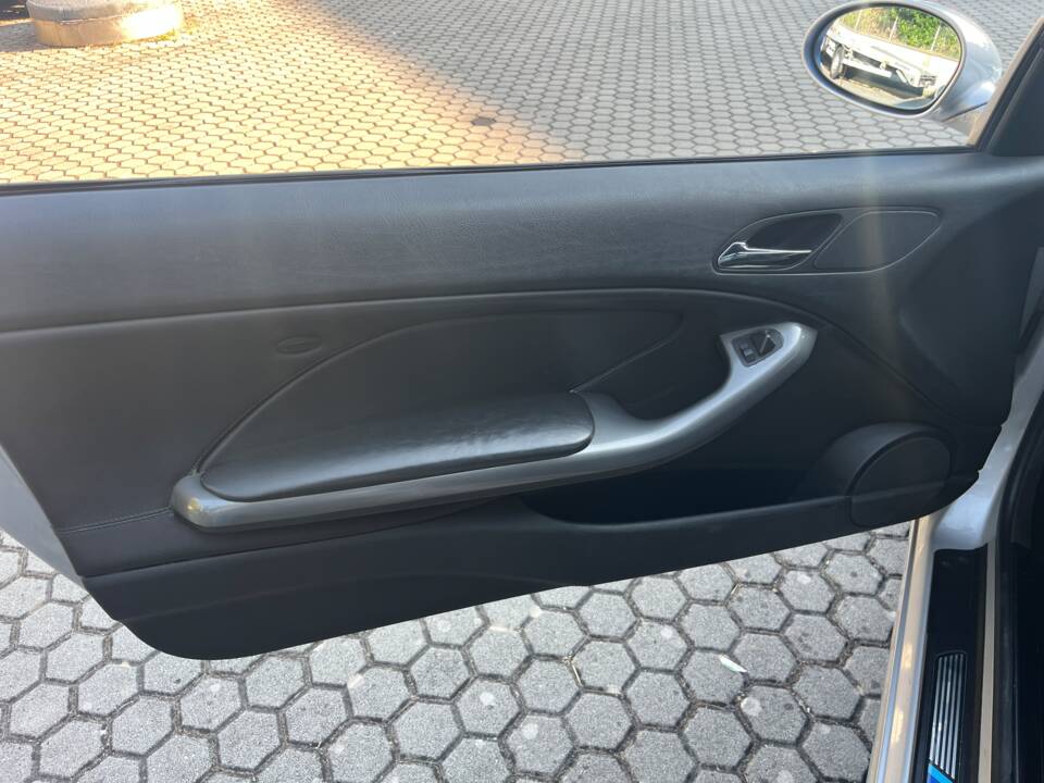 Image 10/18 of BMW M3 (2002)