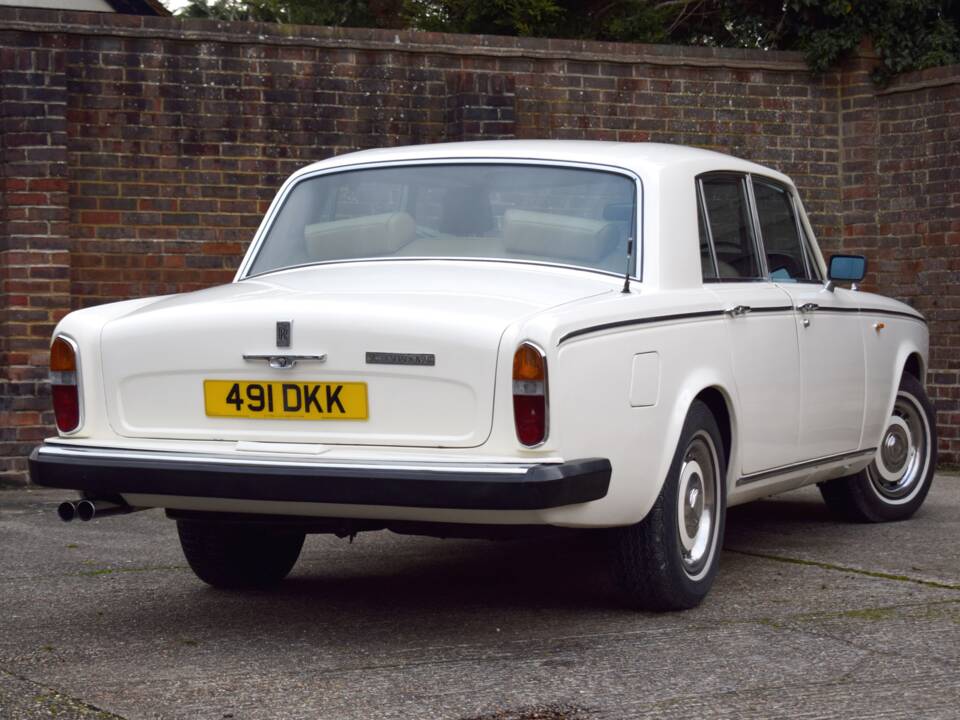 Image 21/50 of Rolls-Royce Silver Shadow II (1979)