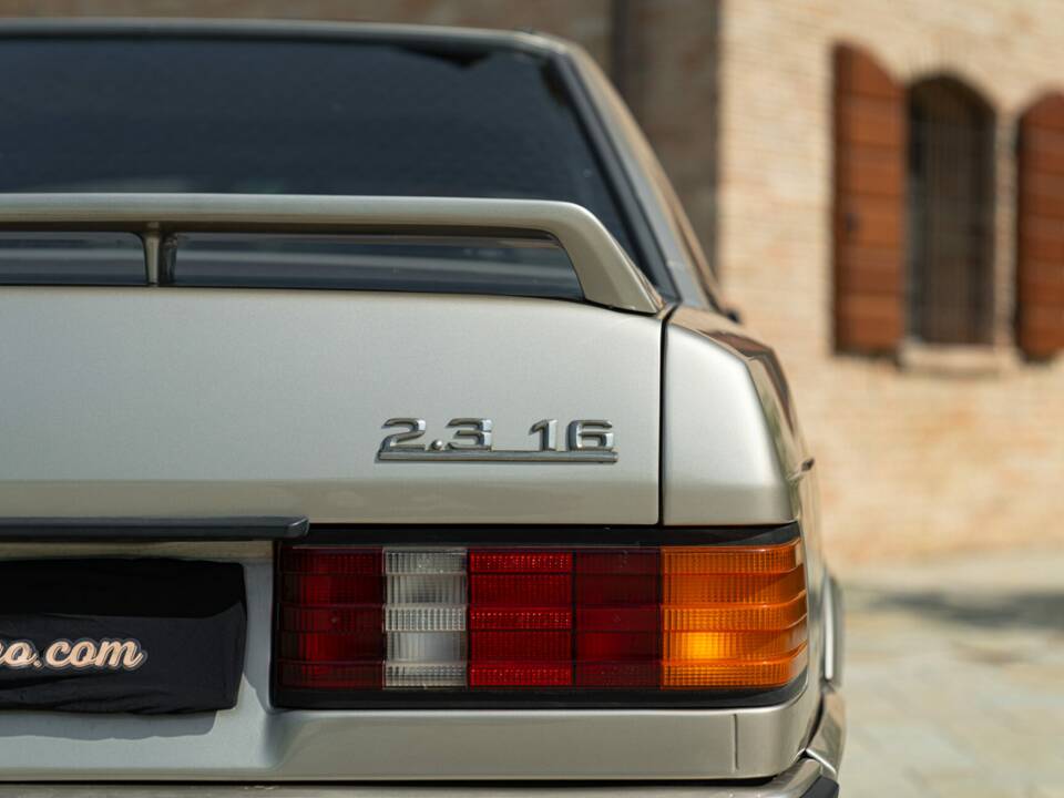 Image 11/50 of Mercedes-Benz 190 E 2.3-16 (1985)